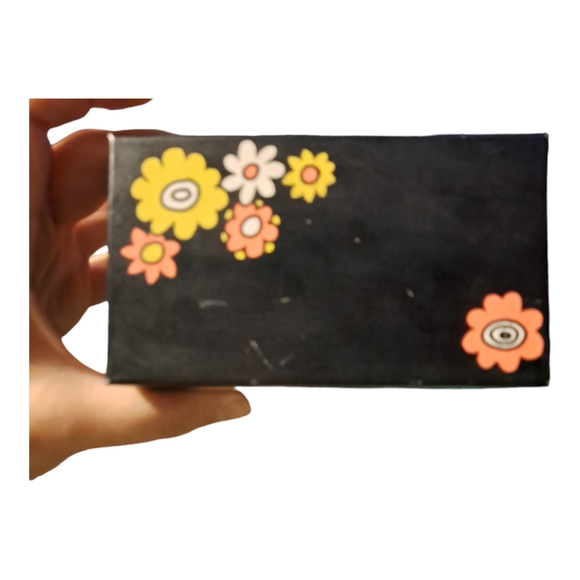 Vintage Groovy Flower Power Recipe Box - Picture 5 of 8